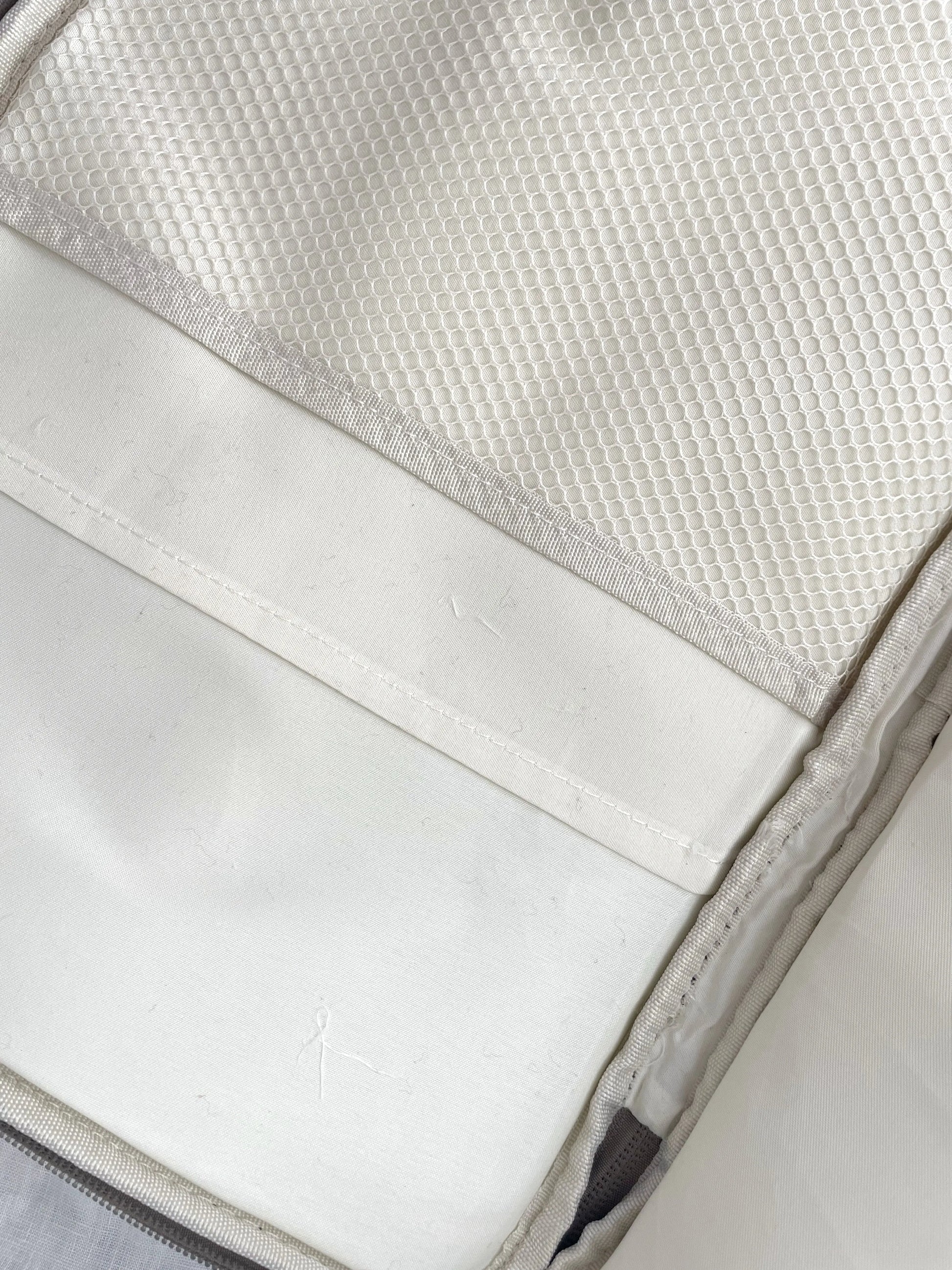 BOLSA FUNDA PORTATIL LISBOA-Joyería de calidad en acero y resistente al agua ESENZIA