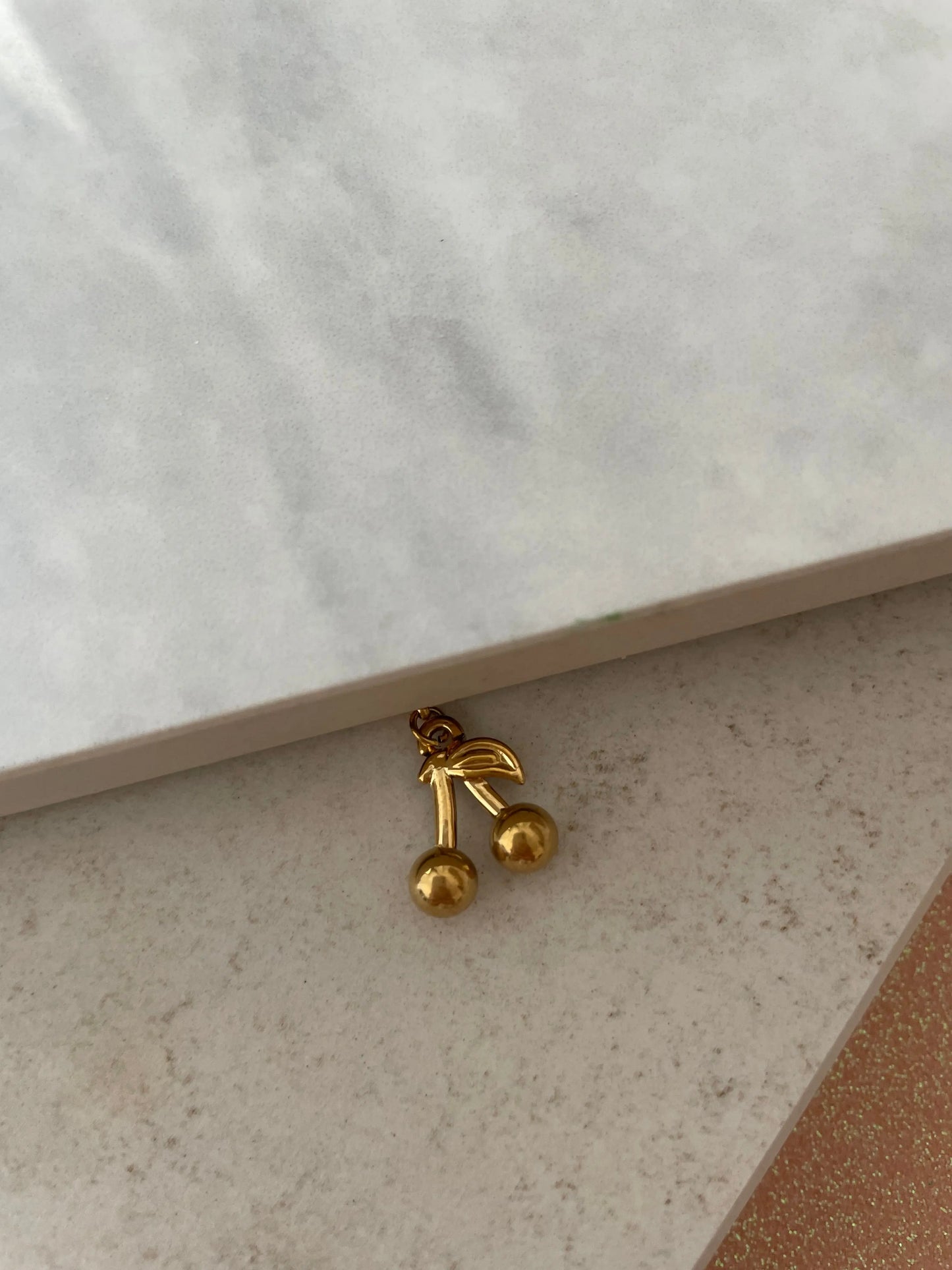 CHARM CEREZAS-Joyería de calidad en acero y resistente al agua ESENZIA