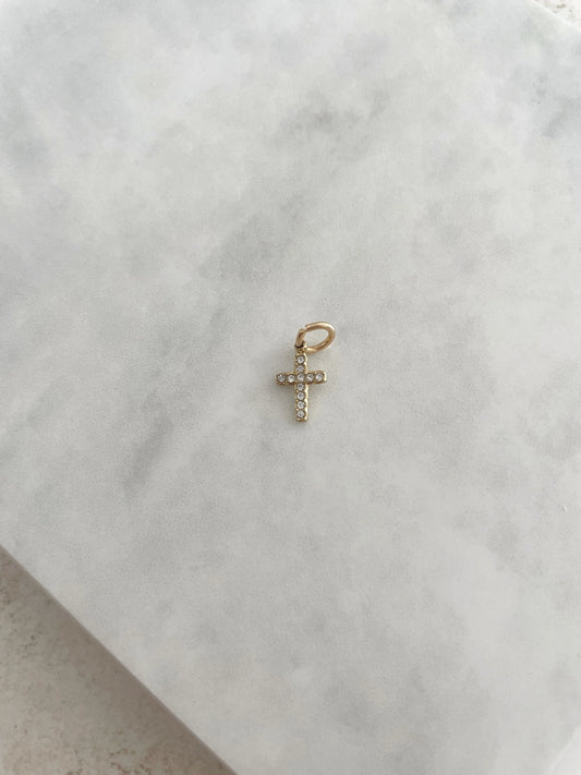 CHARM CRUZ CIRCONITAS PEQUEÑA-Joyería de calidad en acero y resistente al agua ESENZIA