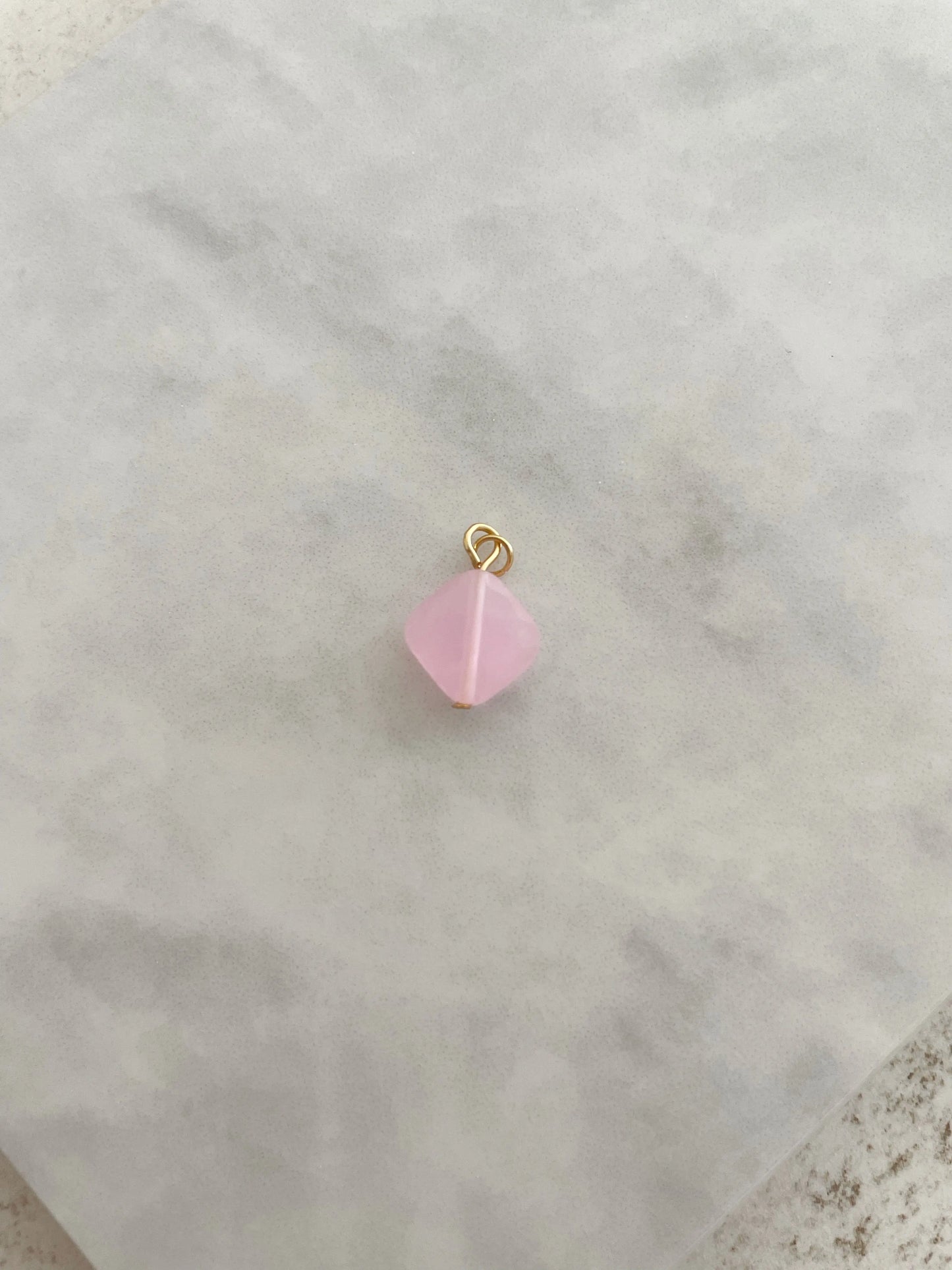 CHARM PIEDRA ROSA-Joyería de calidad en acero y resistente al agua ESENZIA