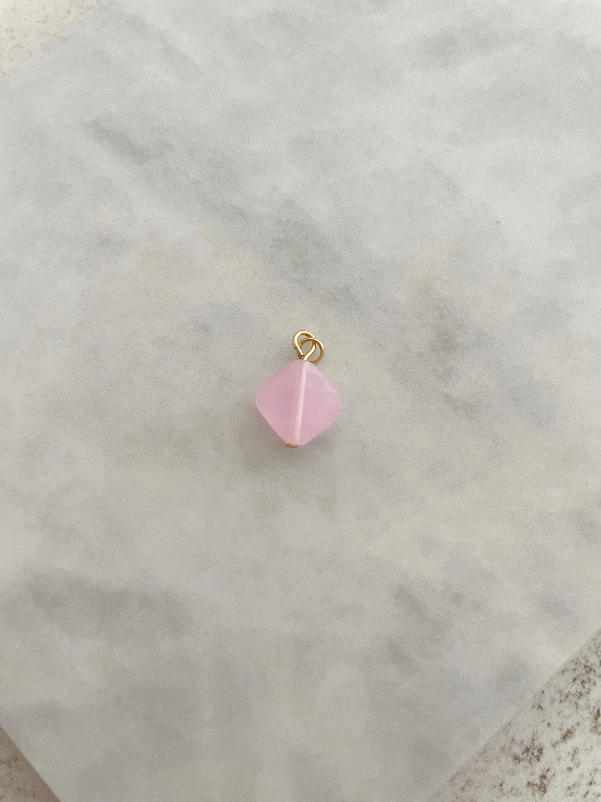CHARM PIEDRA ROSA-Joyería de calidad en acero y resistente al agua ESENZIA