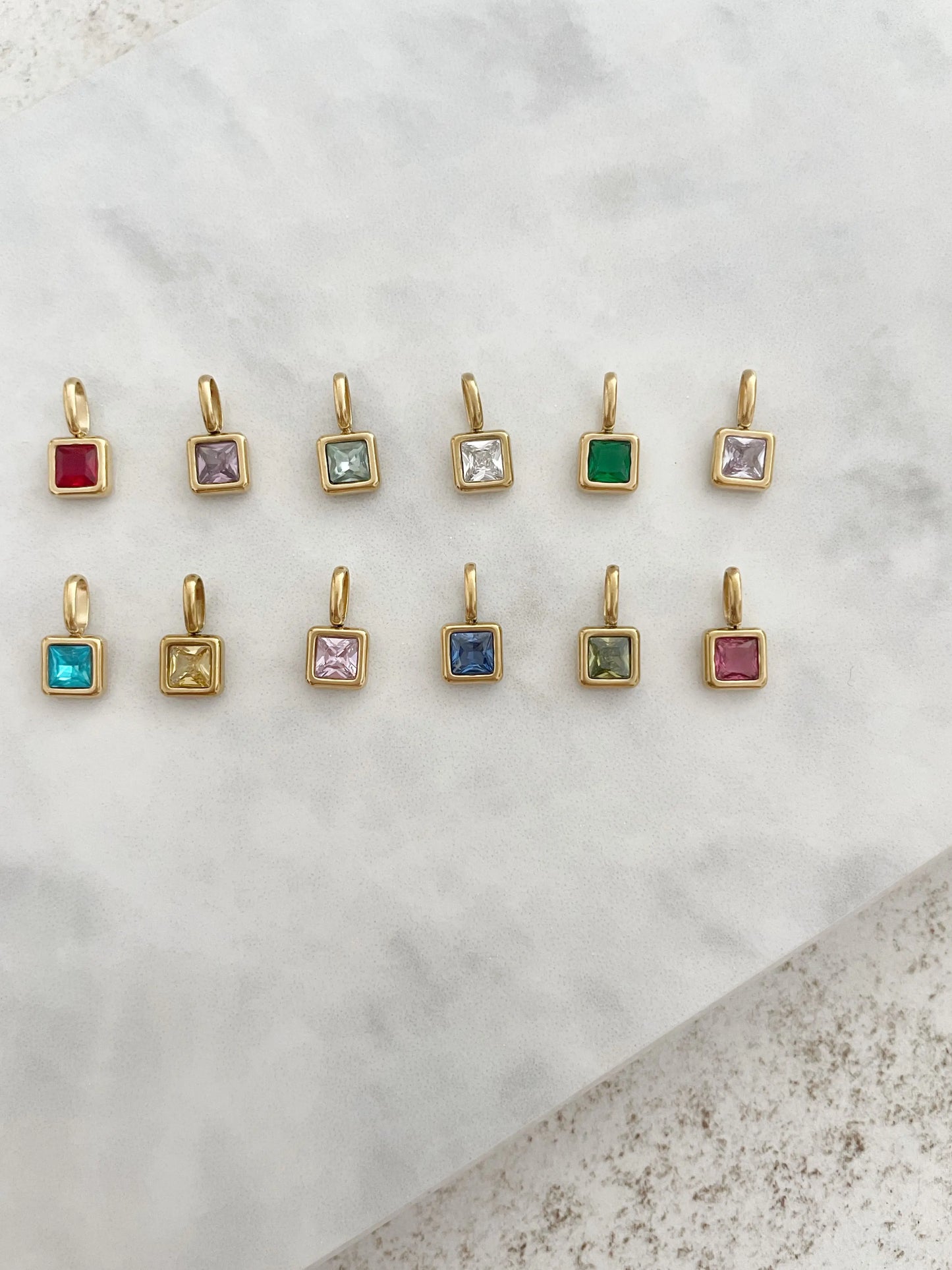 CHARM TU MES-Joyería de calidad en acero y resistente al agua ESENZIA