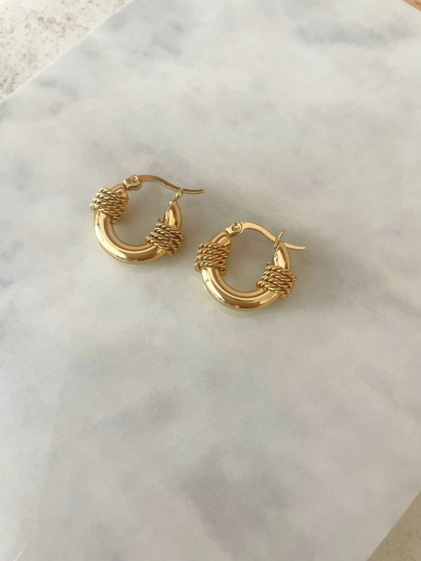 PENDIENTES AROS ÓRBITA-Joyería de calidad en acero y resistente al agua ESENZIA