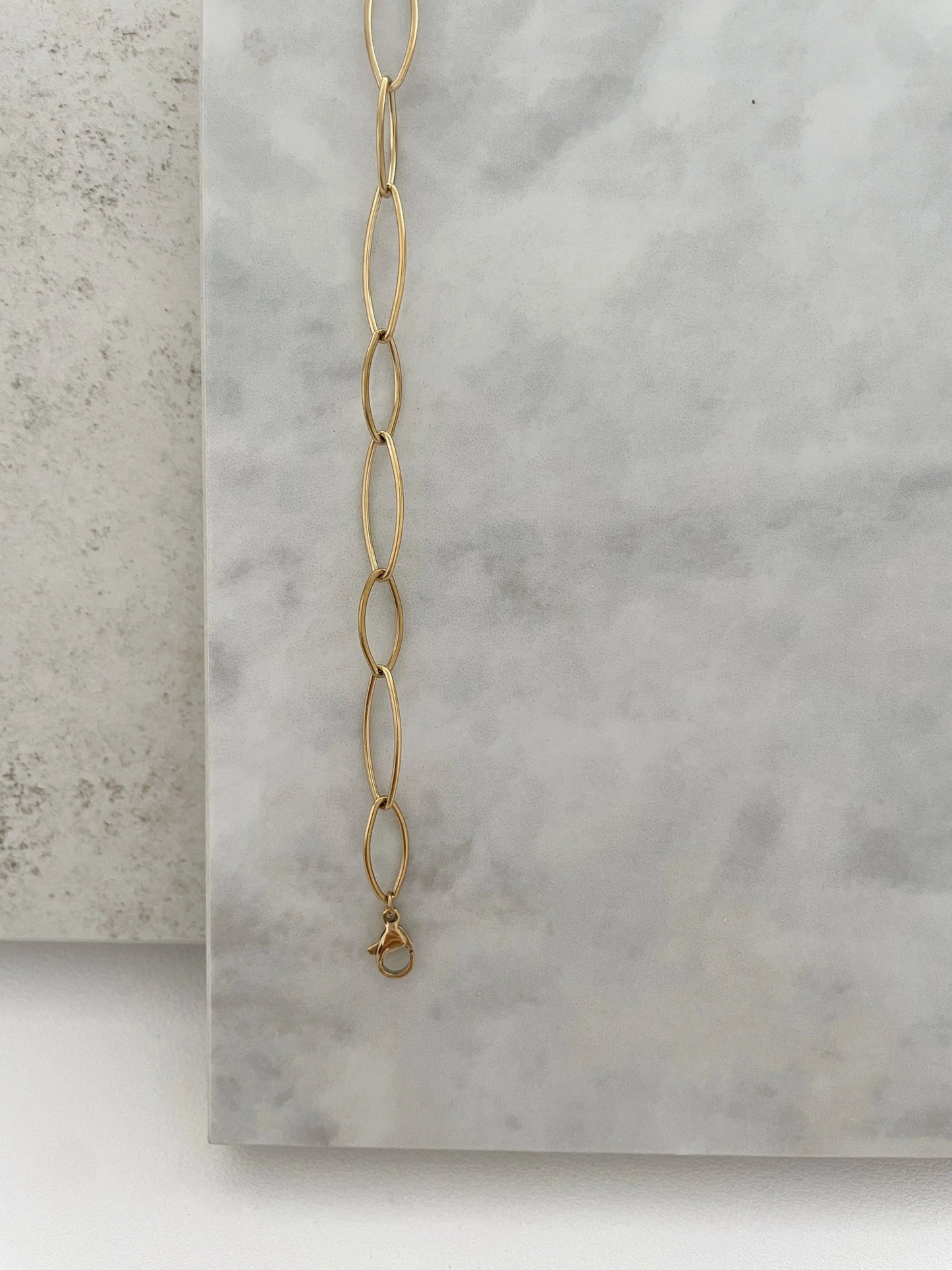 PULSERA ESLABON OVALADO-Joyería de calidad en acero y resistente al agua ESENZIA