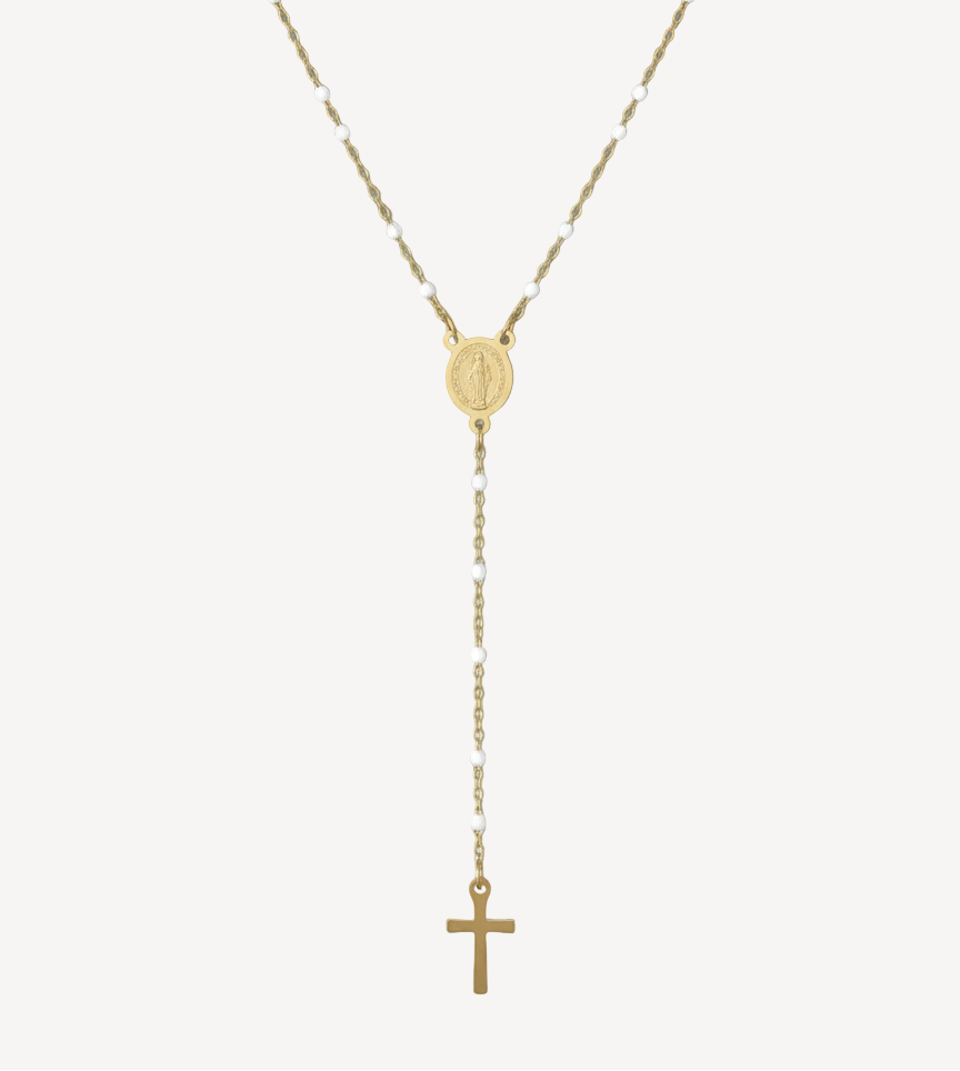 Delicadeza que toca el alma.
El Collar Rosario Perlitas es una pieza romántica y llena de significado. Cada perla cuenta una historia de fe, amor y protección. Un collar que combina la dulzura de las perlas con la fuerza espiritual del rosario, ideal para mujeres que buscan una joya con alma y propósito.
- Material: Acero inoxidable 316L - Hipoalergénico. Sin níquel, sin plomo.
- Acabado: Baño oro 18k.
- Detalles: Perlas
- Longitud: 40 + 5 cm