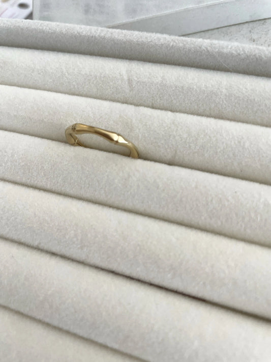 ANILLO RAICES-Joyería de calidad en acero y resistente al agua ESENZIA