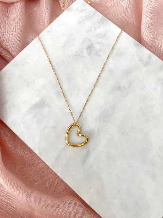 COLLAR CORAZON-Joyería de calidad en acero y resistente al agua ESENZIA