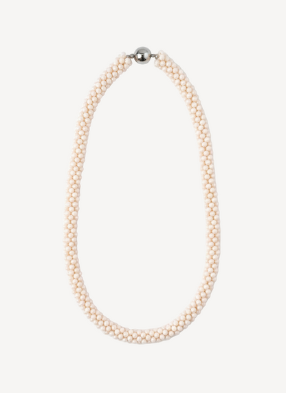 Tu brillo es tu superpoder.

El Collar Brillana celebra tu esencia y tu capacidad de iluminar cada espacio al que llegas. Una joya elegante con un mensaje poderoso: nunca dejes de brillar. Perfecto para regalarte a ti misma o para inspirar a alguien especial a reconocer su propia luz.

- Material: Acero inoxidable 316L - Hipoalergénico. Sin níquel, sin plomo.
- Acabado: Baño oro 18k.
- Longitud: 40 + 5 cm
