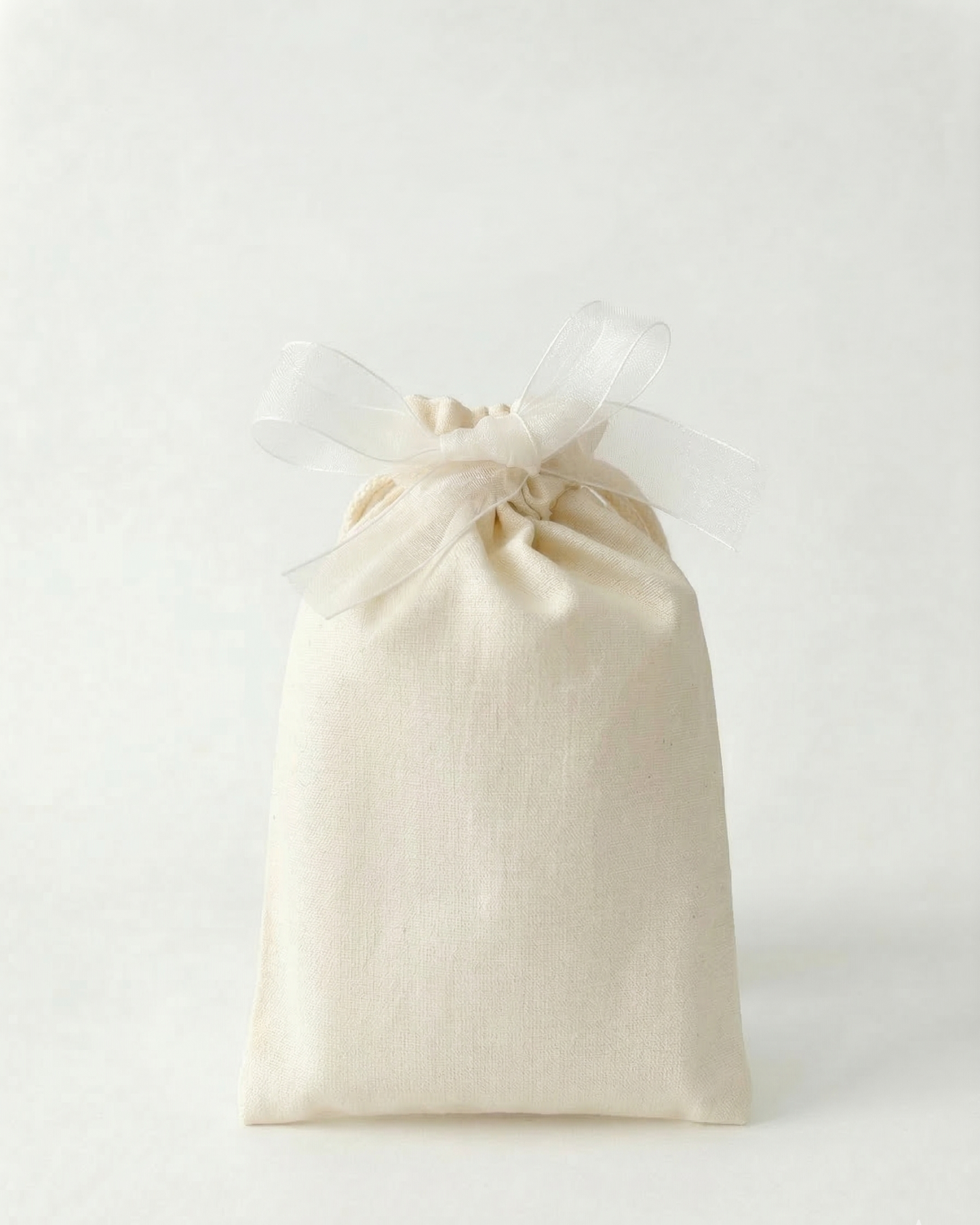 BOLSITA DE ALGODÓN CON LAZO DE ORGANZA